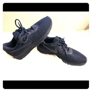 Men’s size 7.5 Nikes